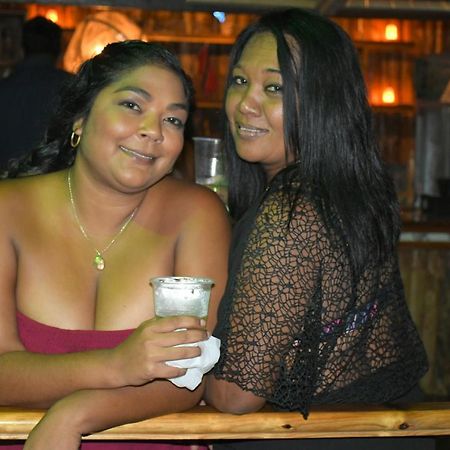 Metro Hotel Couva Eksteriør billede