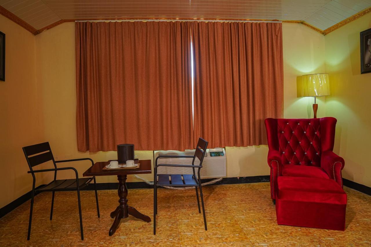 Metro Hotel Couva Eksteriør billede